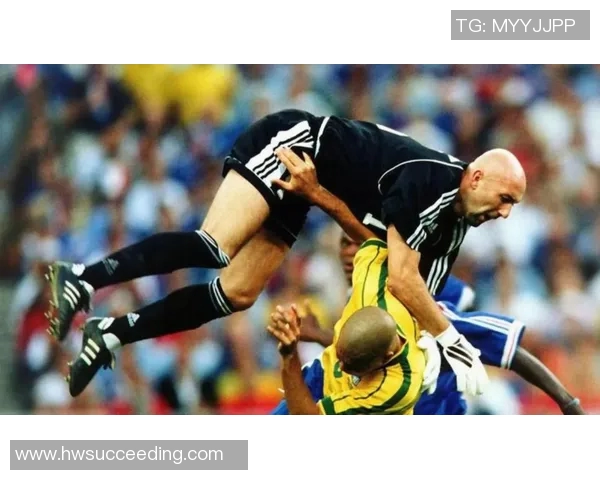 球场传奇瞬间:盘点全球顶级足球明星的精彩瞬间与精彩表现 球场传奇瞬间:盘点全球顶级足球明星的精彩瞬间与精彩表现