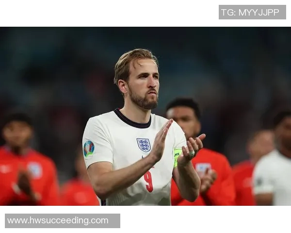 百大球星足球精彩瞬间全集:历年最强球员技术与进球集锦回顾 百大球星足球精彩瞬间全集:历年最强球员技术与进球集锦回顾